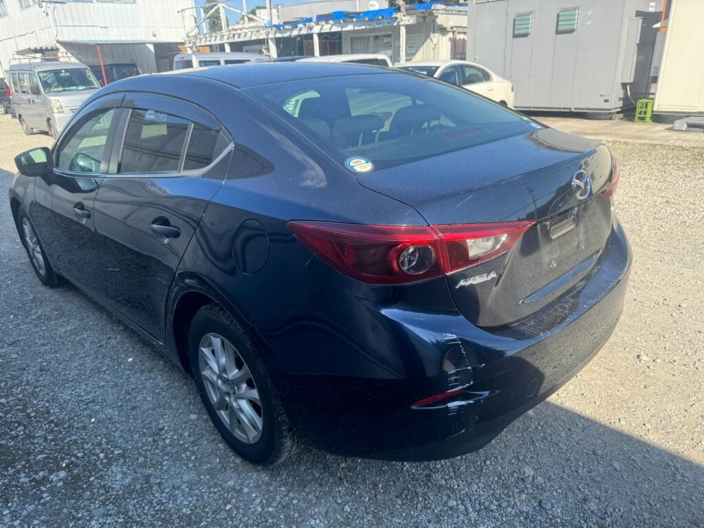 MAZDA AXELA